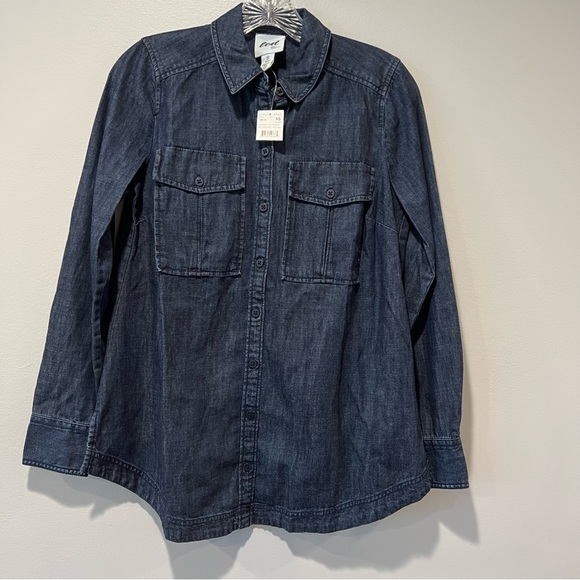 Luxe Essentials Apparel Tops - NWT Led Lux Chambray Oversized Button Down Top Sz XS SHIRT